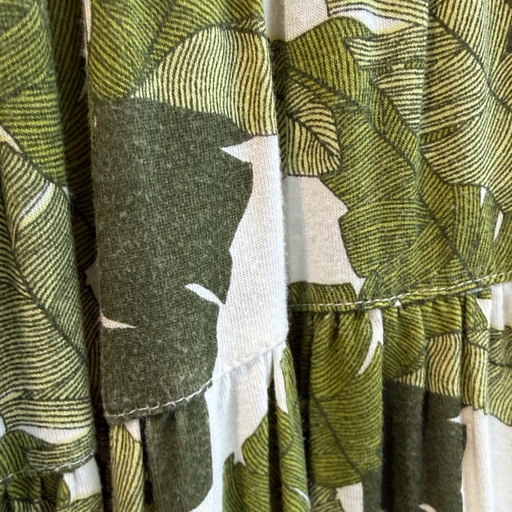 Kate Quinn Green and White Leaf Pattern Dress - Picture 4 of 4